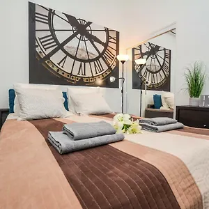 Timeless With Free Private Parking Apartman