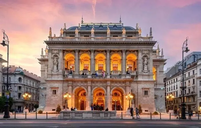 Walk To Opera House - 3Br Live In Budapest Designer Apt 0*,