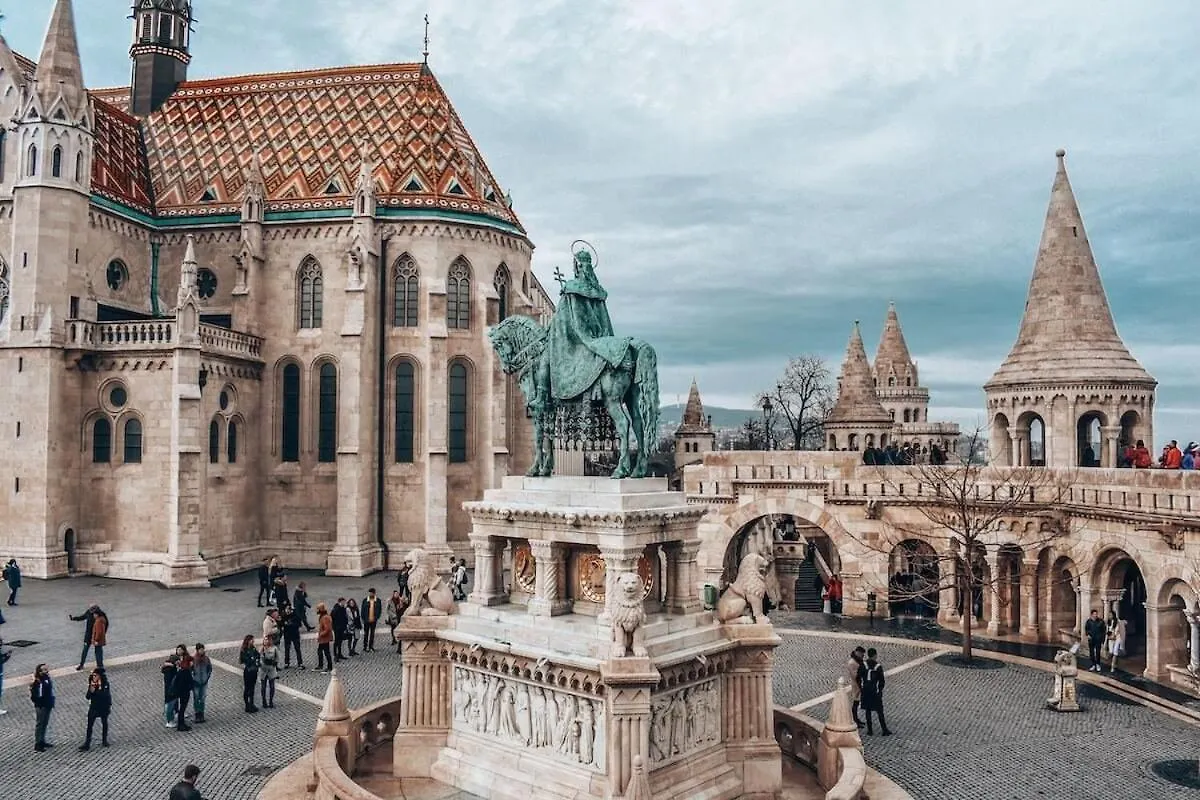 Walk To Opera House - 3Br Live In Budapest Designer Apt
