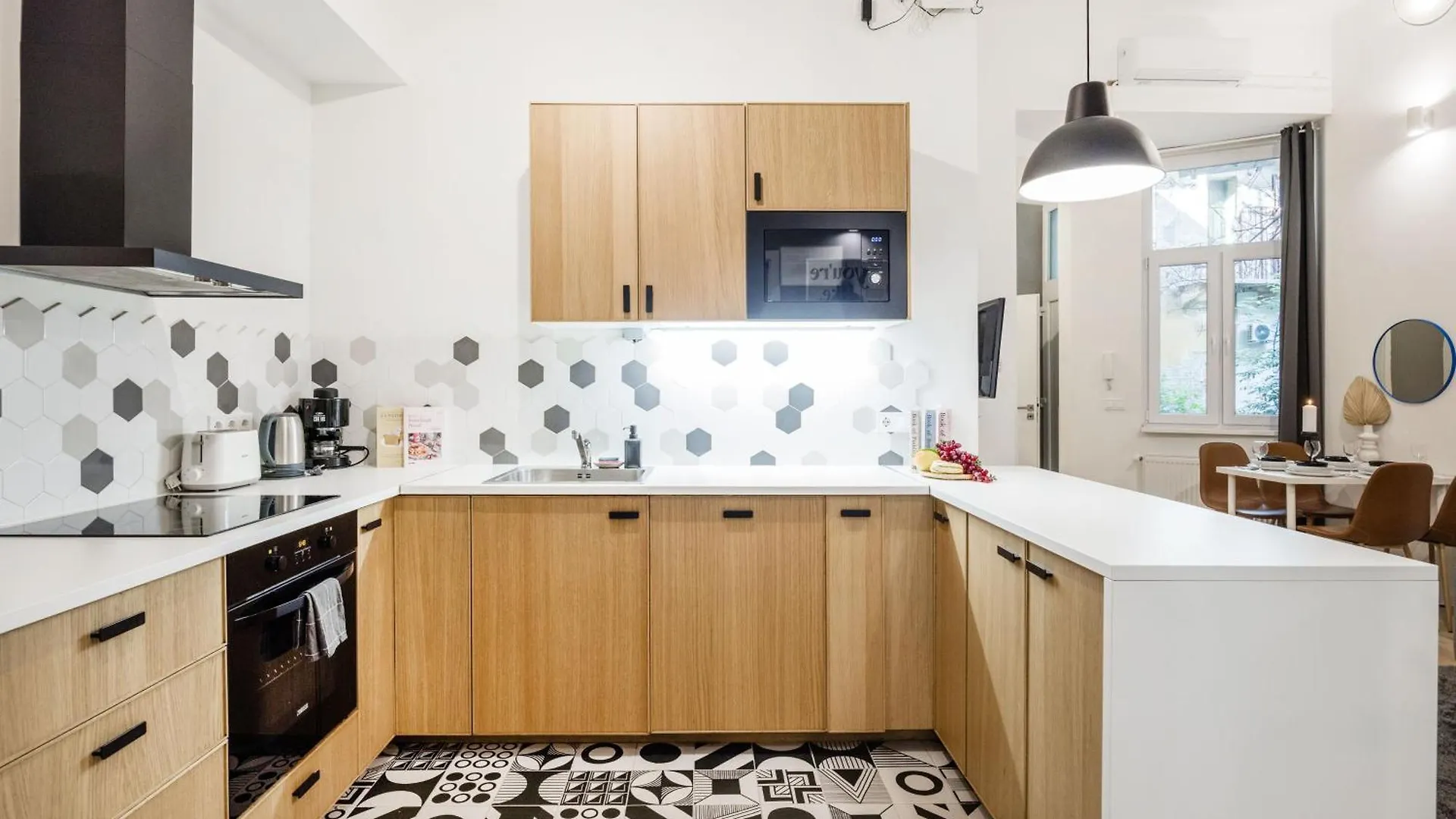 Walk To Opera House - 3Br Live In Budapest Designer Apt Apartment