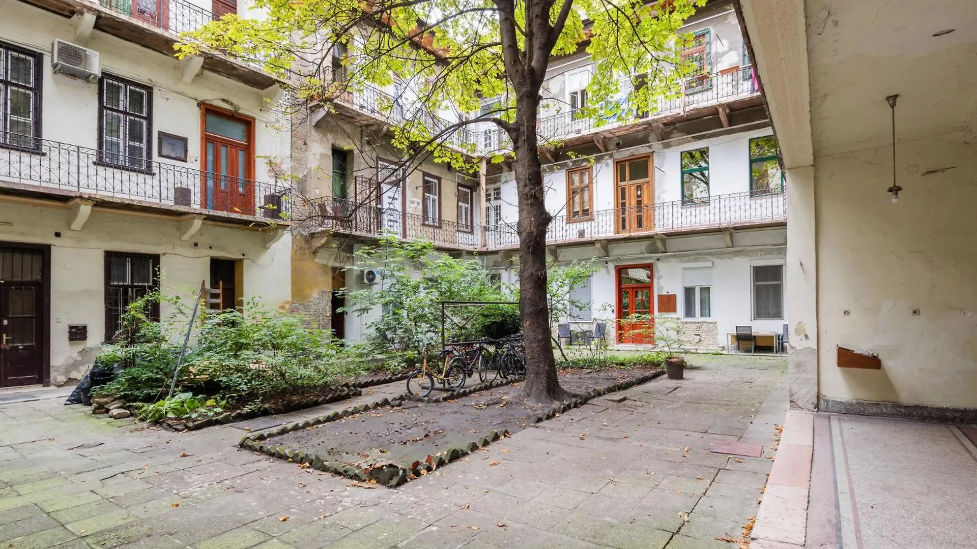 Walk To Opera House - 3Br Live In Budapest Designer Apt 0*,  Ουγγαρία