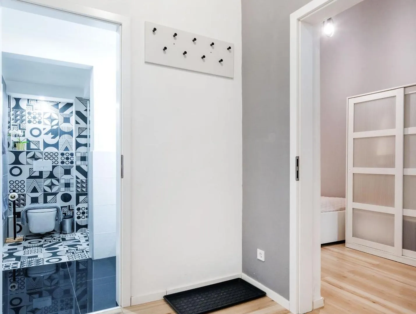 Walk To Opera House - 3Br Live In Budapest Designer Apt 0*,  Hungary