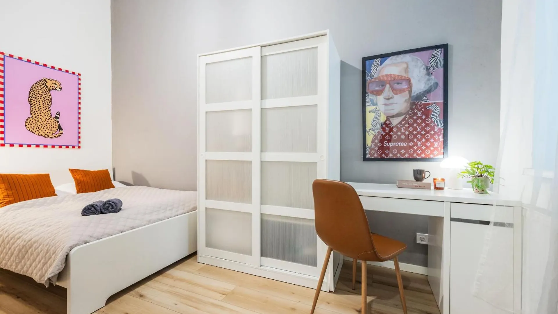 Walk To Opera House - 3Br Live In Budapest Designer Apt 0*,
