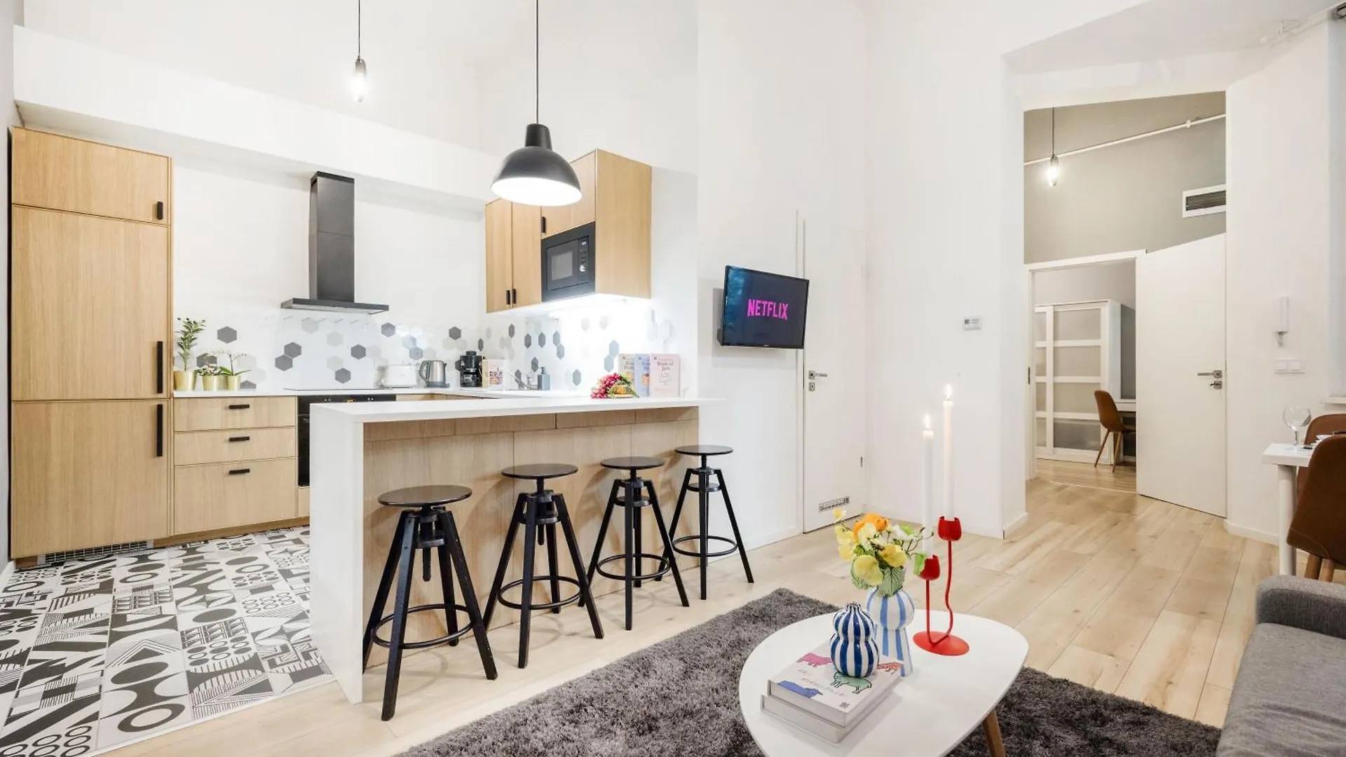 Walk To Opera House - 3Br Live In Budapest Designer Apt
