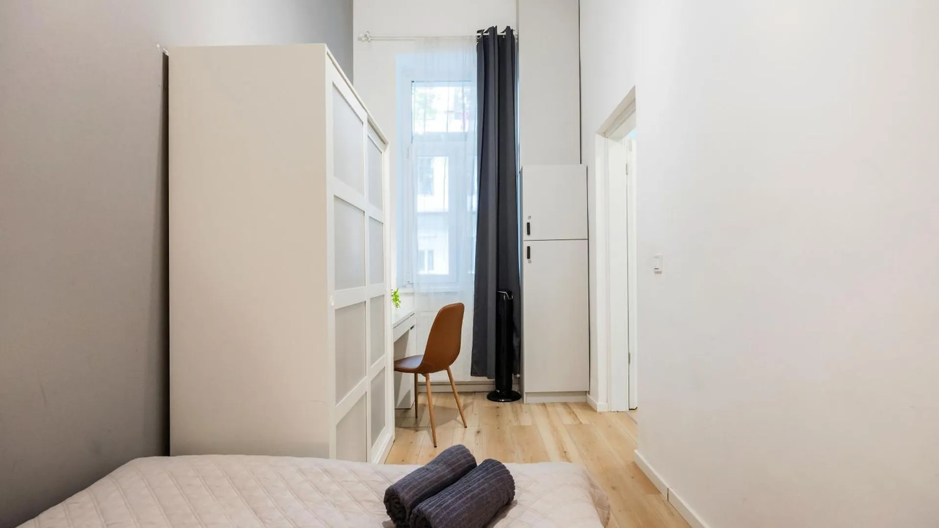 Apartment Walk To Opera House - 3Br Live In Budapest Designer Apt